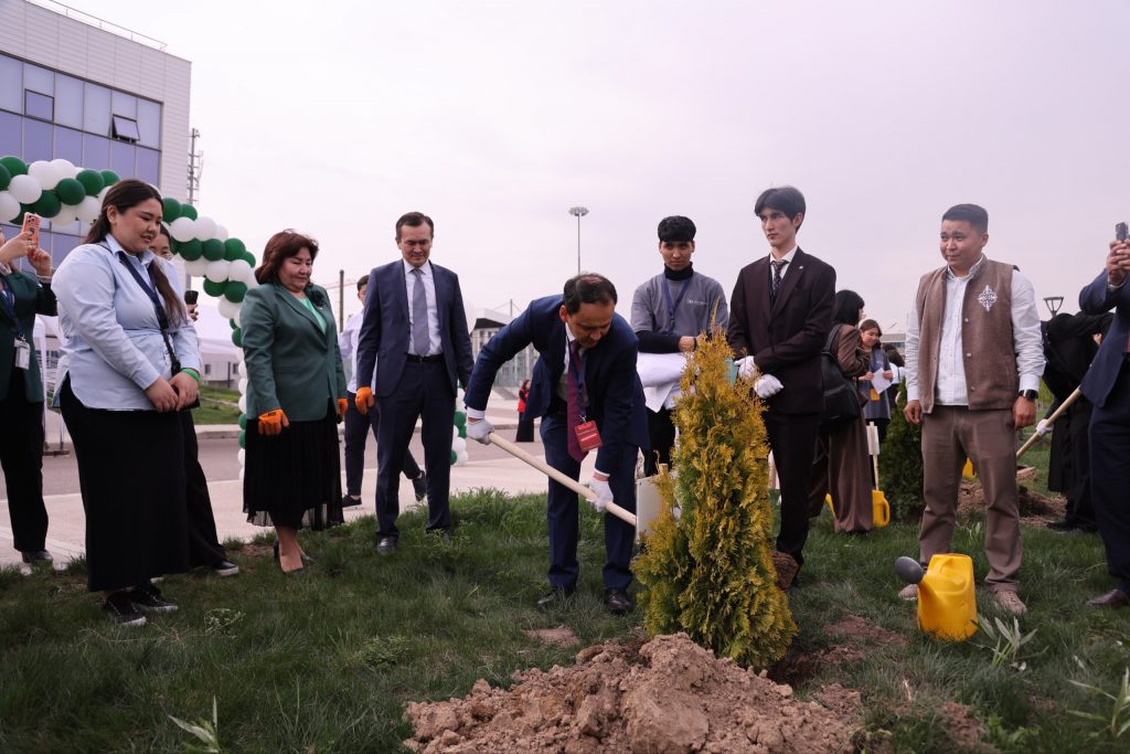 photo_5424852623715669683_w