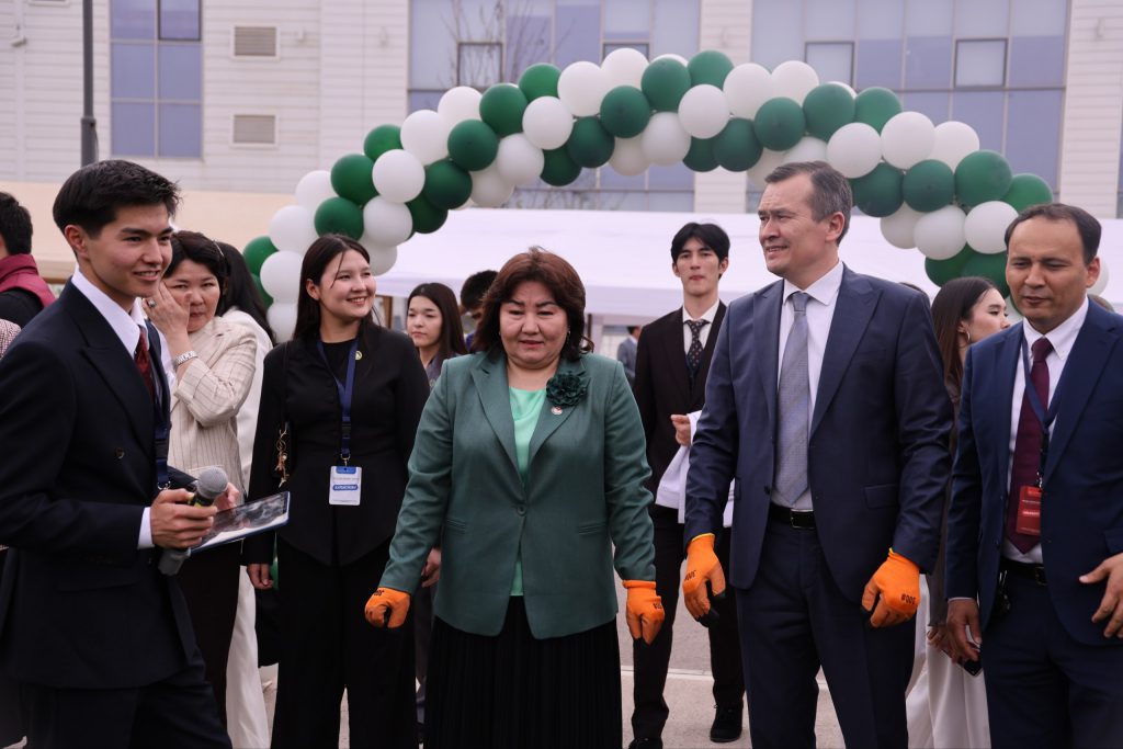 photo_5424852623715669684_w